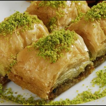 طريقة عمل البقلاوة التركية بطريقة سهلة ألذ أنواع الحلويات في رمضان